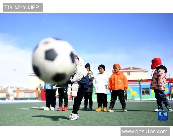 新晋足球明星壁纸推荐 打造专属你的球场梦想世界